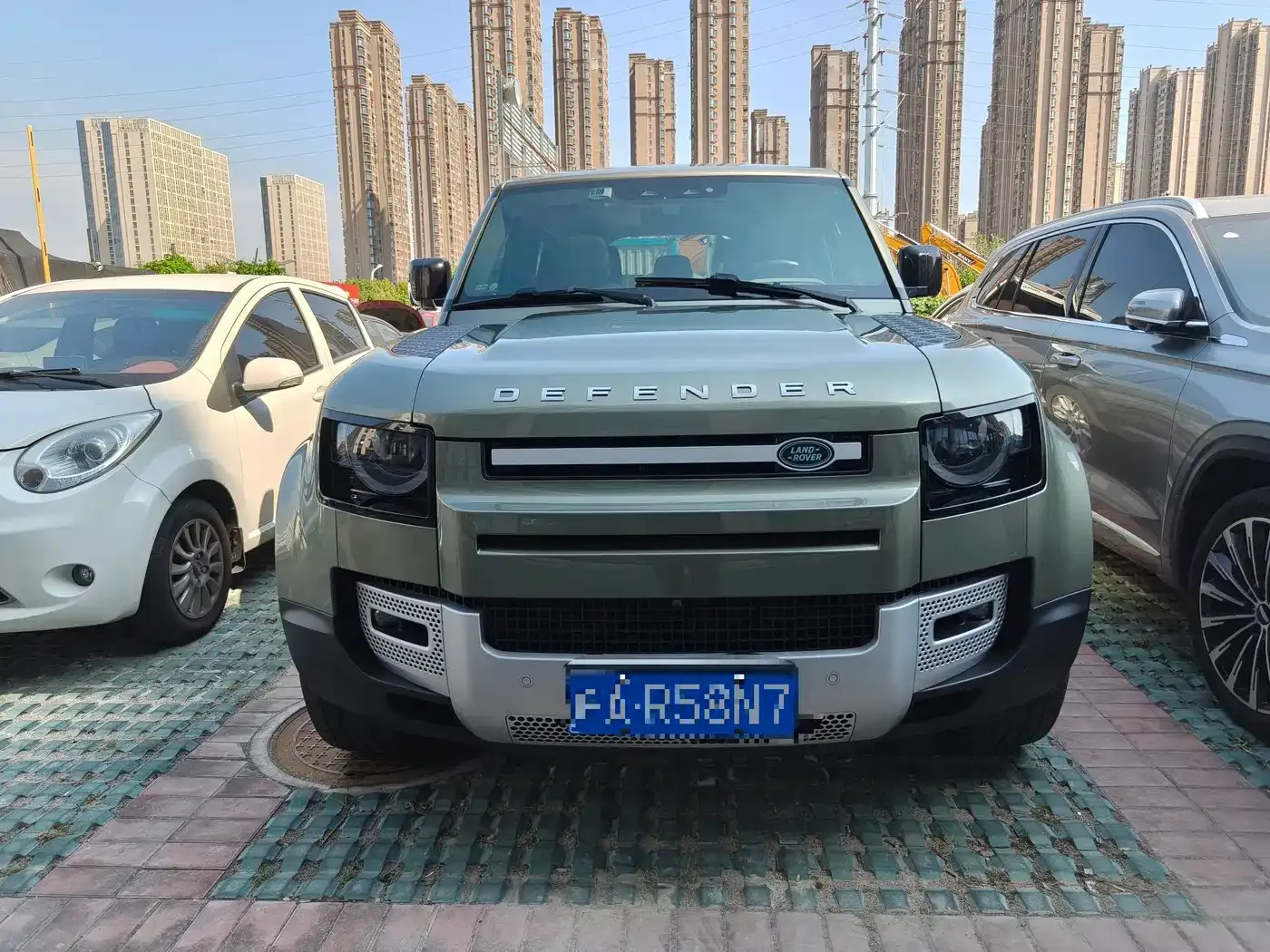 Land Rover Defender Model 110 P400 SE 2021 — фото 2