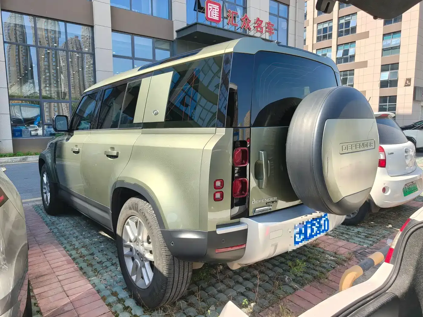 Land Rover Defender Model 110 P400 SE 2021 — фото 14