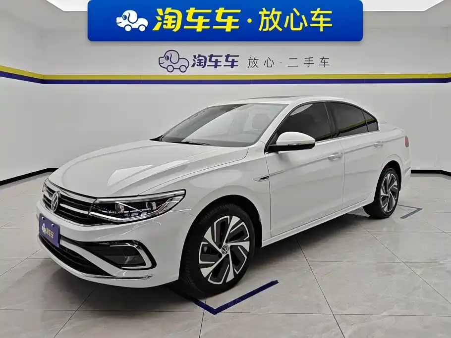 Volkswagen Bora 300TSI DSG Premium Edition 2023