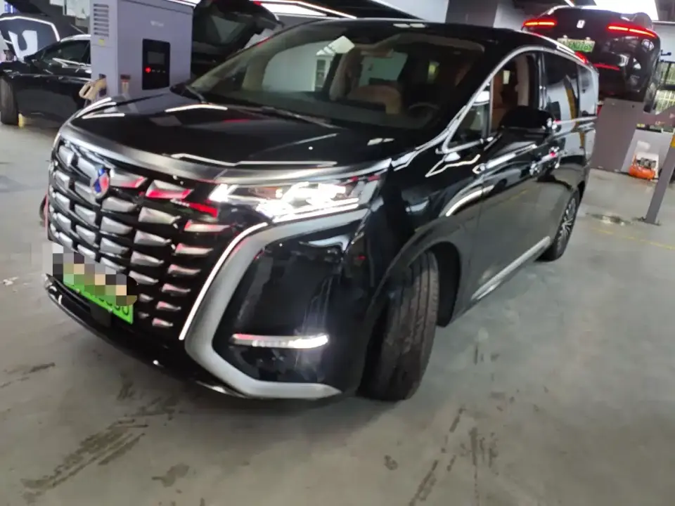 Denza D9 DM-i 980 AWD Prestige 2025