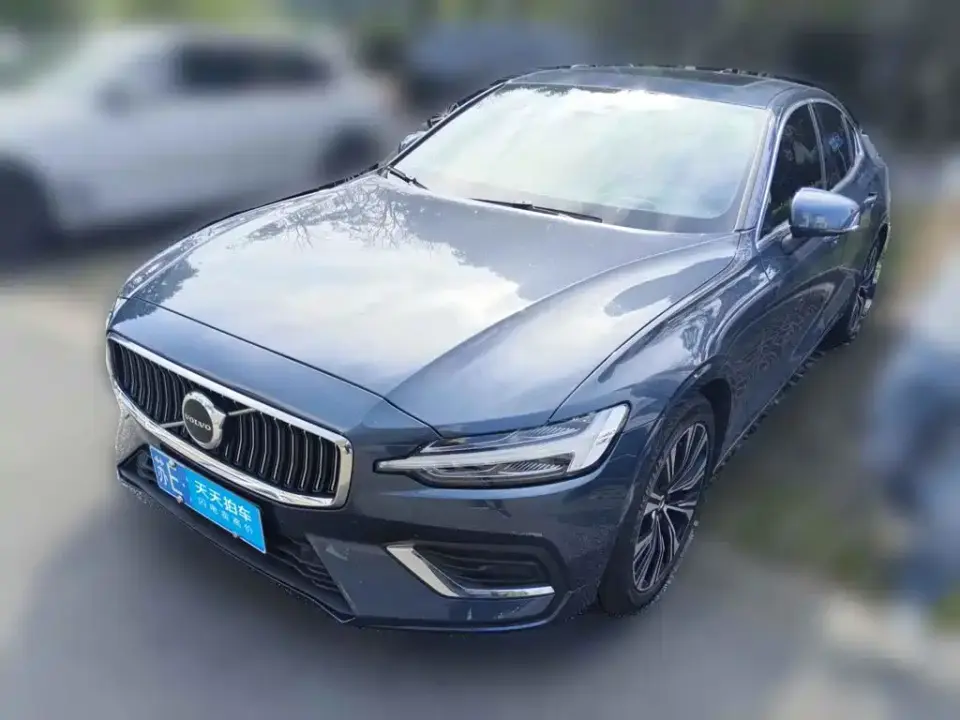 Volvo S60 B4 Smart Elite Luxury Edition 2024