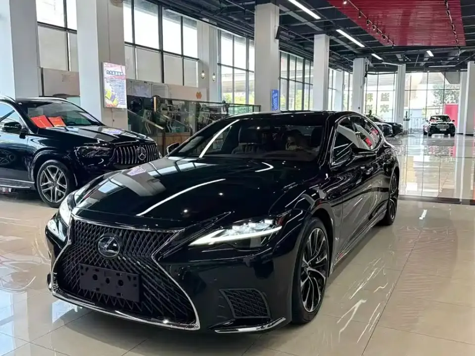 Lexus LS Model 500h Executive Edition 2025