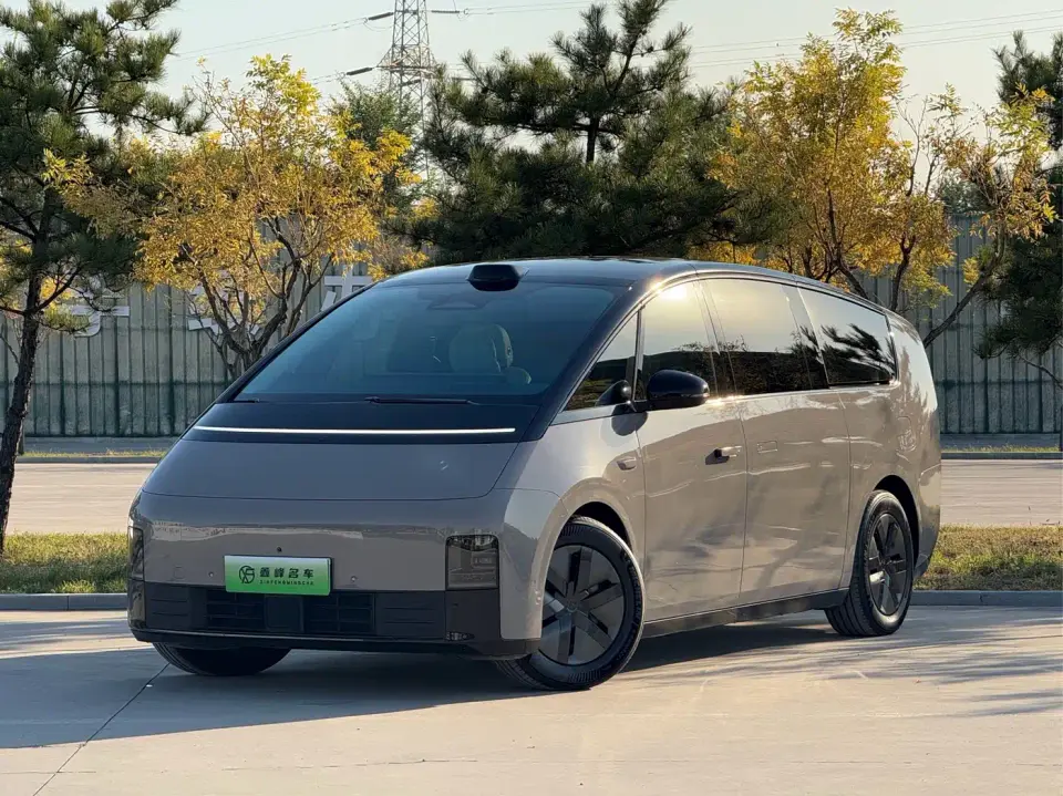Li Auto MEGA Ultra 2025