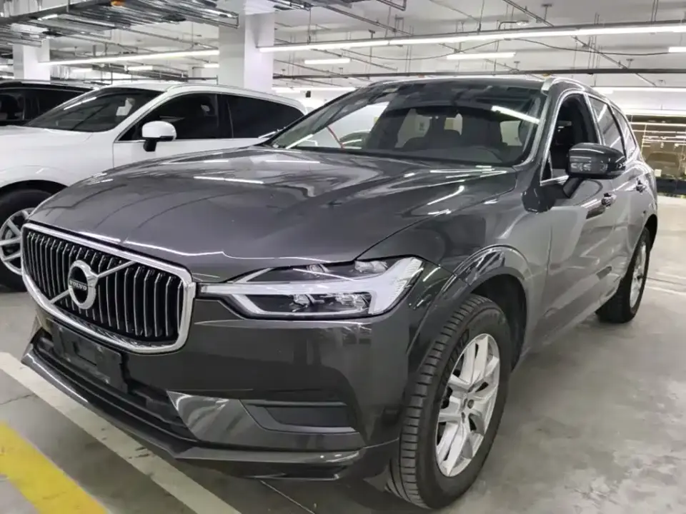Volvo XC60 T5 4WD Intelligent Ease China VI 2019