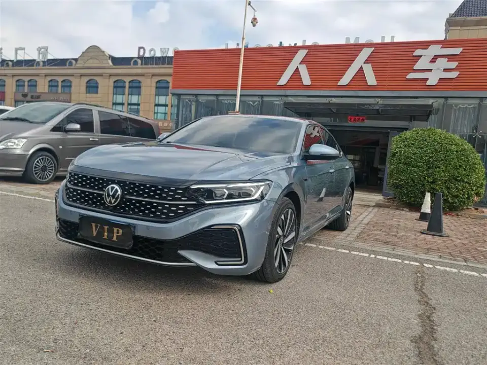 Volkswagen Passat 330TSI Premium Edition 2021