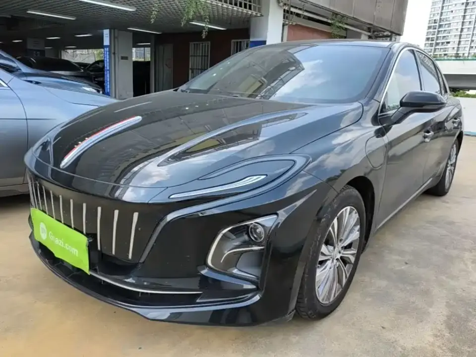 Hongqi E-QM5 Model 450km Travel Edition 2024
