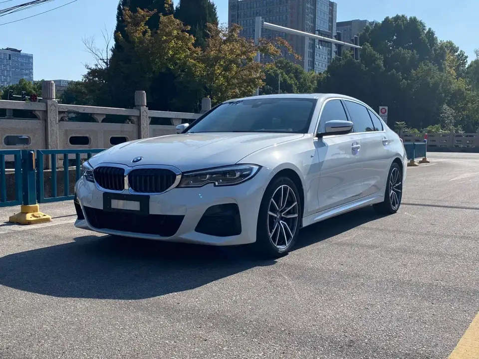 BMW 3 Series 325i M Sport Package 2021