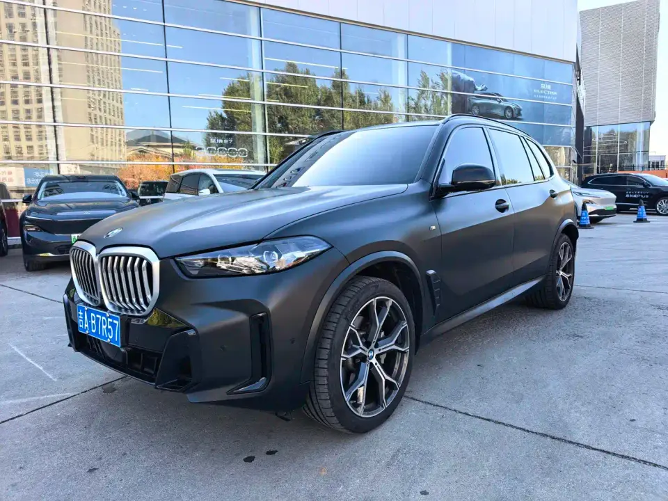 BMW X5 xDrive 30Li Premium M Sport Black Night Package 2025