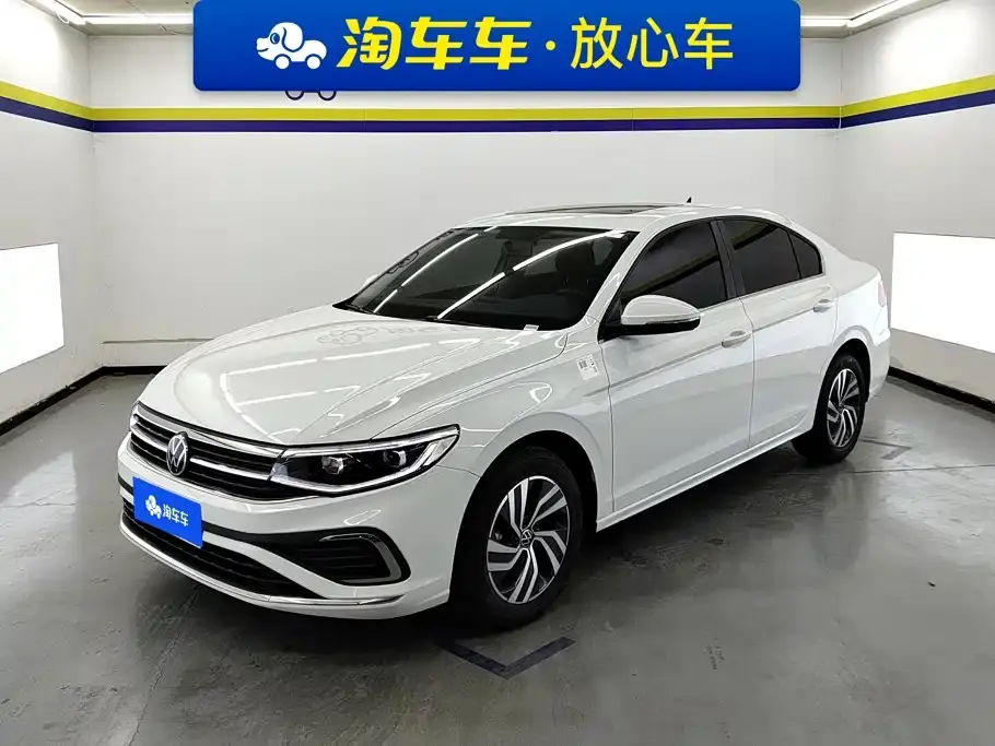 Volkswagen Bora 200TSI DSG Joy Ride Navigation Edition 2025