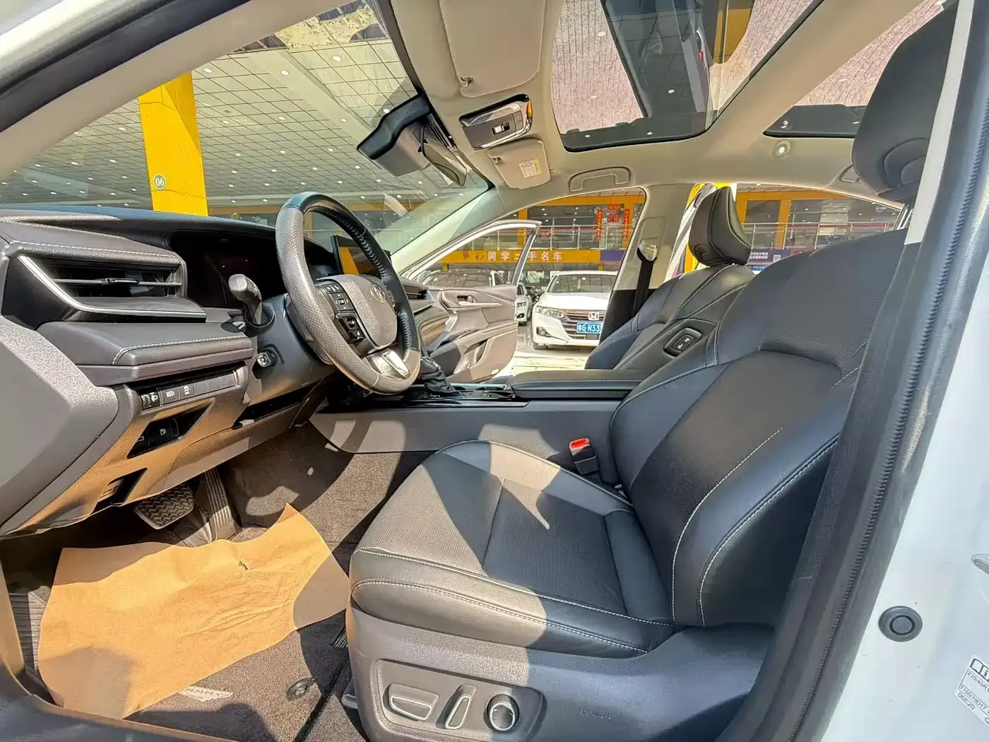 Toyota Camry Hybrid 2.5HXS Sport Plus Edition 2024 — фото 5