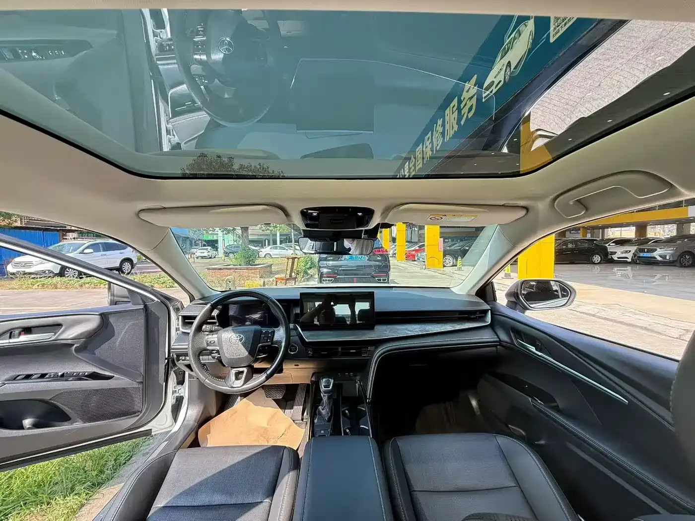 Toyota Camry Hybrid 2.5HXS Sport Plus Edition 2024 — фото 4