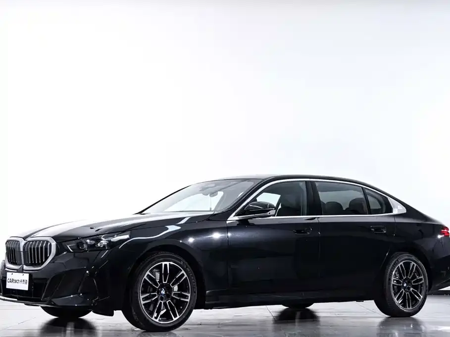 BMW 5 Series Model Year Facelift 530Li Leading M Sport Package 2026