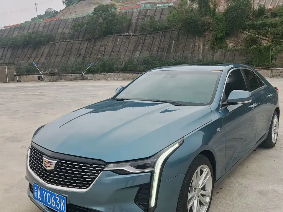 Cadillac CT4 28T Fashion Style 2023
