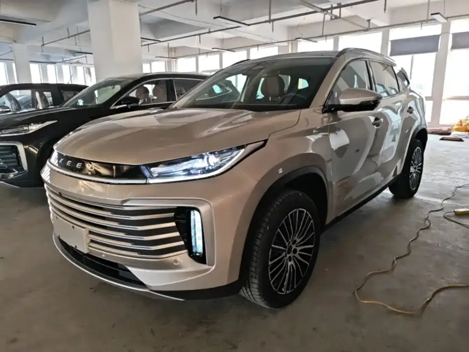Exeed Lingyun 300T 2WD Starlight Edition 2025