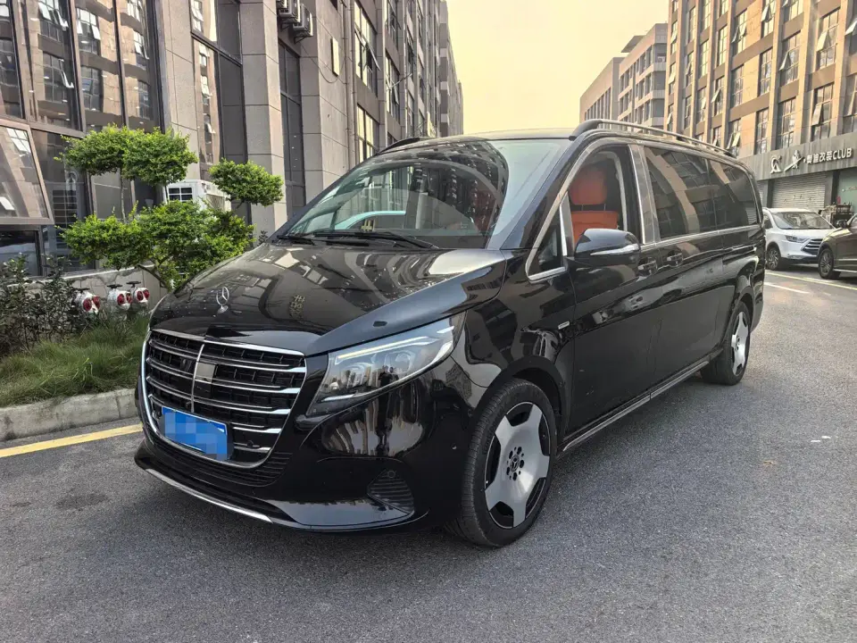 Mercedes-Benz V-Class V 300 L Long Wheelbase Luxury Edition 2024