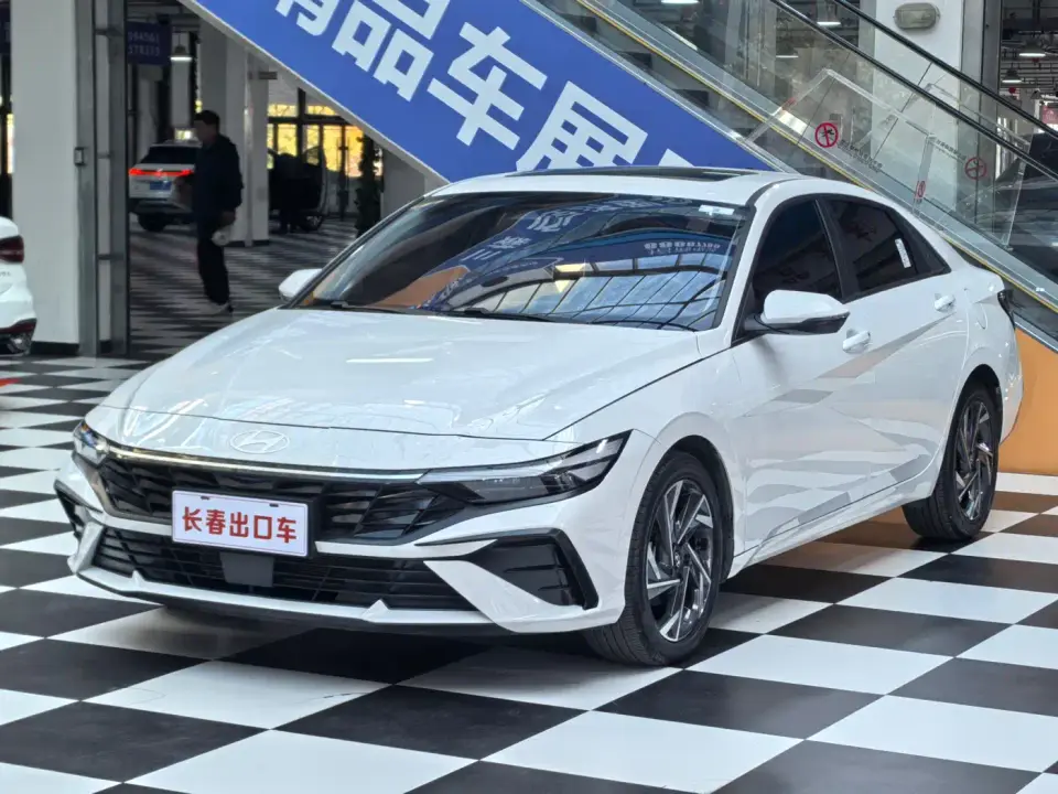 Hyundai Elantra Model 1.5L CVT LUX Premium Edition 2023