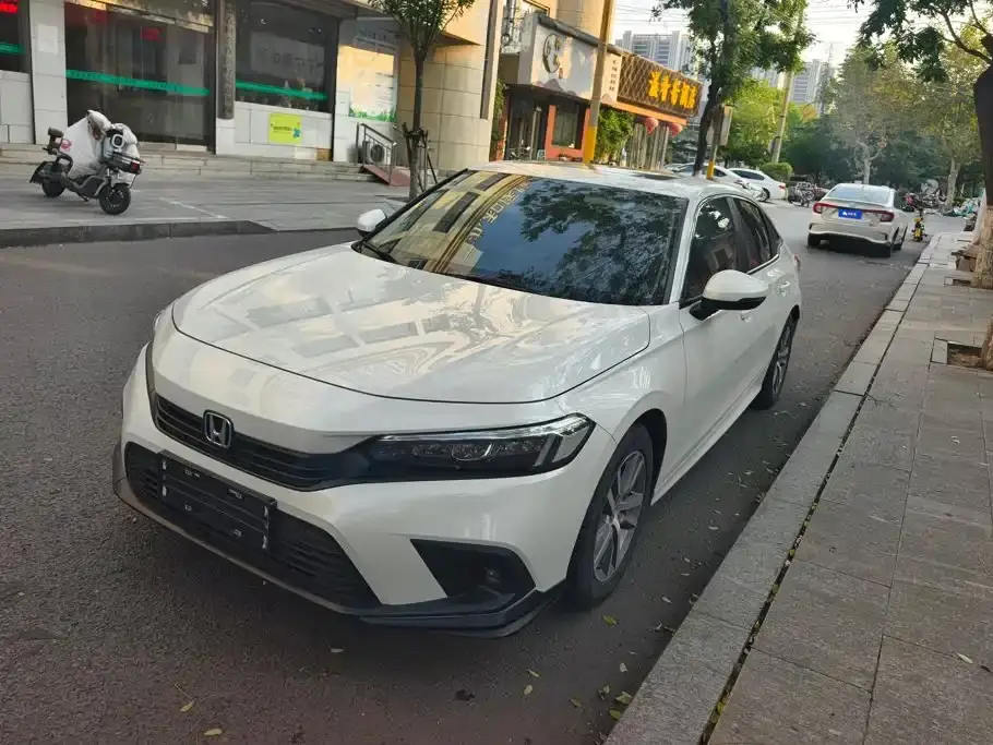 Honda Civic 240TURBO CVT Dynamic Edition 2024