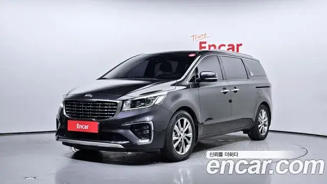 Kia Carnival 7-Seater Limousine President 2019