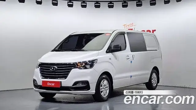 Hyundai Starex Van 5-Seater Smart 2019