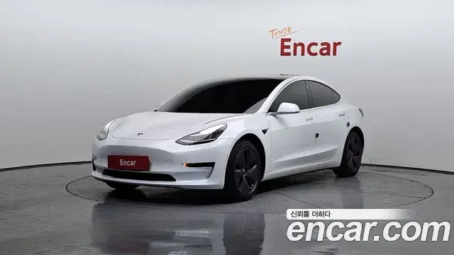 Tesla Model 3 Standard Range Plue RWD 2020