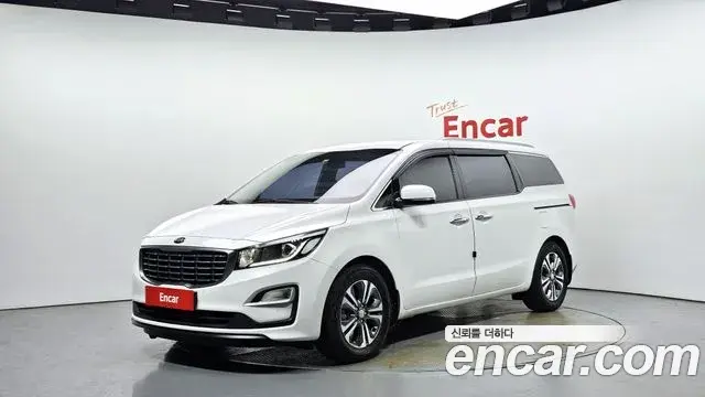 Kia Carnival 11-Seater Prestige 2019