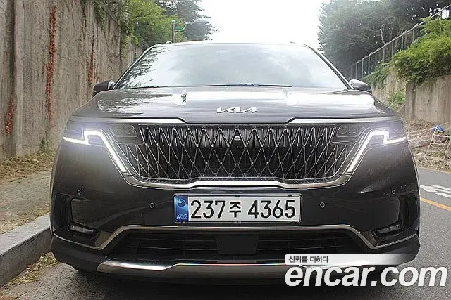 Kia Carnival Gasoline 7-Seater Signature 2023