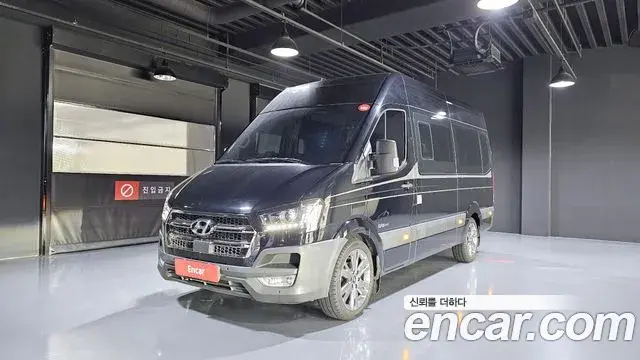 Hyundai Solati 15-seater Luxury 2023