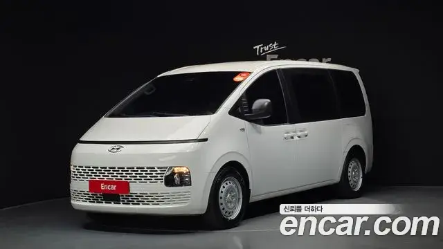 Hyundai Staria 4WD Tourer 11-Seater Smart 2022