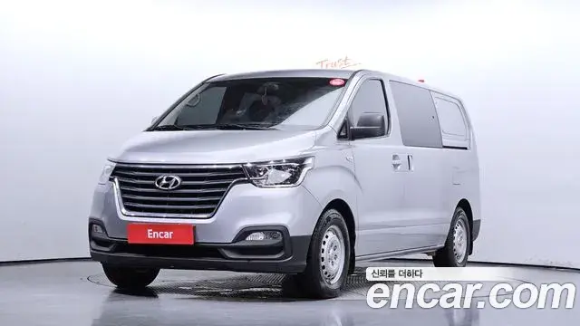 Hyundai Starex Van 5-Seater Style 2019