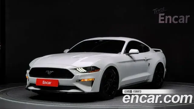 Ford Mustang Coupe 2021