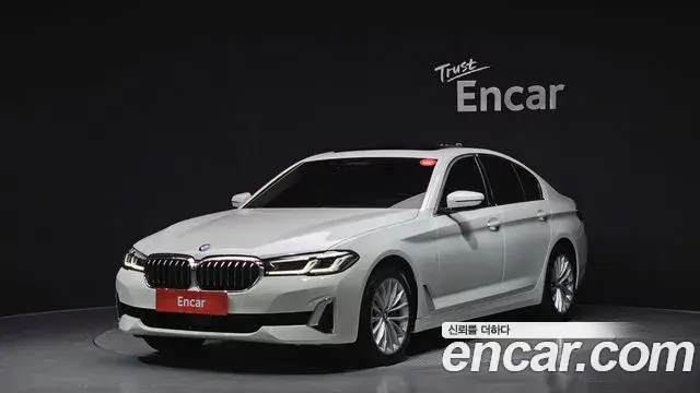 BMW 5-Series 530i Luxury 2021