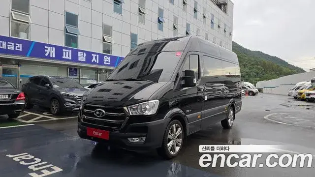 Hyundai Solati 16-seater Deluxe 2024
