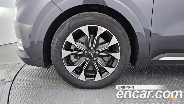Kia Carnival Diesel 7-Seater Noblesse 2023 — фото 5