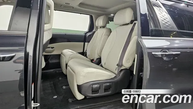 Kia Carnival Diesel 7-Seater Noblesse 2023 — фото 12