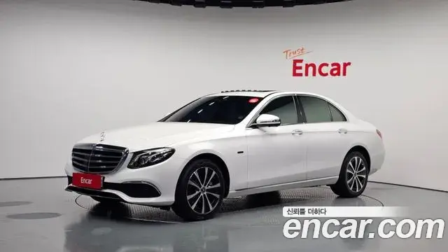 Mercedes-Benz E-Class E300e 4MATIC Exclusive 2020