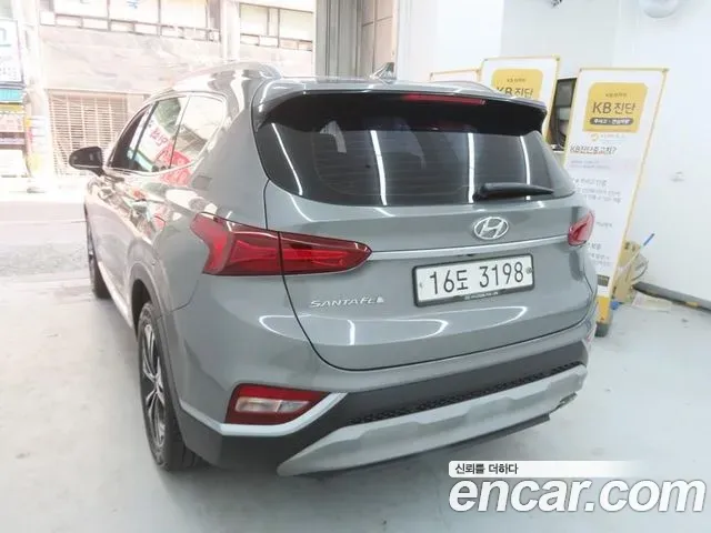 Hyundai Santa Fe Diesel 2.0 2WD Prestige 2019 — фото 2