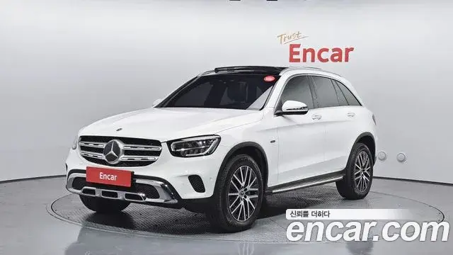 Mercedes-Benz GLC-Class GLC300e 4MATIC 2021
