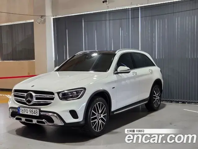 Mercedes-Benz GLC-Class GLC300e 4MATIC 2021