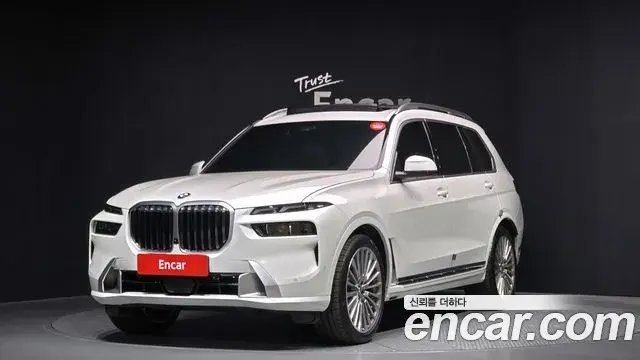 BMW X7 xDrive 40i Design Pure Excellence 7-Seater 2025