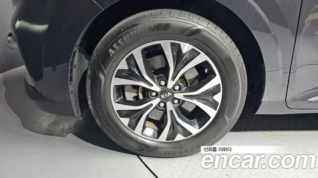 Kia Carnival Diesel 9-Seater Prestige 2021 — фото 5