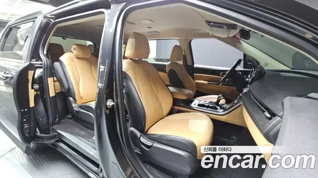 Kia Carnival Diesel 9-Seater Prestige 2021 — фото 12