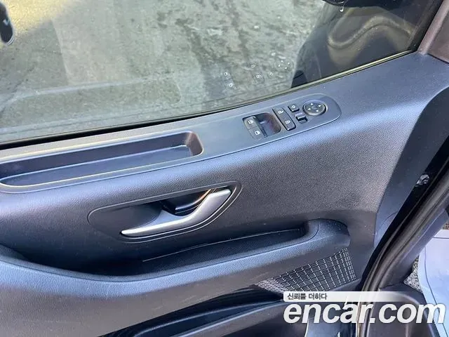 Hyundai Staria Cargo 5-Seater Modern 2022 — фото 13