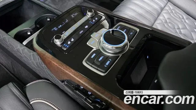 Genesis G90 5.0 AWD Limousine Prestige 2021 — фото 18