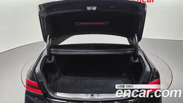 Genesis G90 5.0 AWD Limousine Prestige 2021 — фото 20