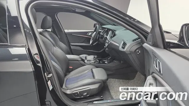 BMW 1-Series 120i M Sports 2023 — фото 10