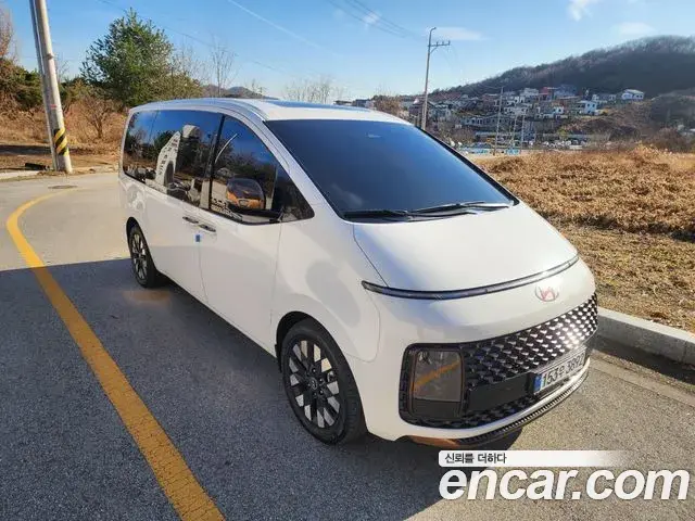Hyundai Staria 4WD Lounge 9-Seater Inspiration 2025