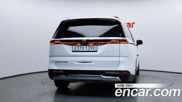 Kia Carnival Diesel 9-Seater Signature 2021 — фото 4