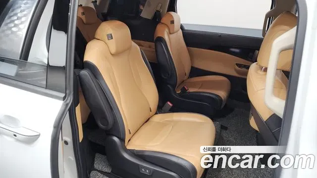 Kia Carnival Diesel 9-Seater Signature 2021 — фото 12
