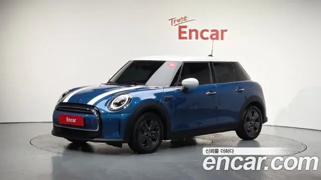 Mini Cooper 5Door Classic Third Generation 2021
