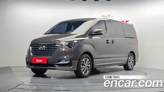 Hyundai Starex Urban 9-Seater Exclusive 2020